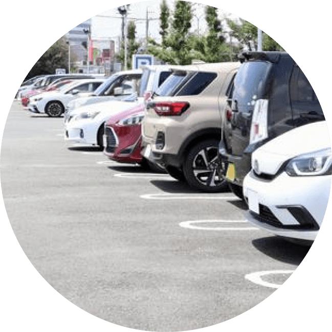 駐車場に車を入庫